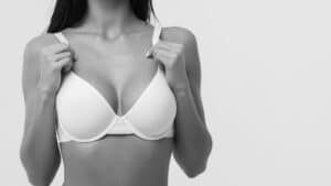 Lee más sobre el artículo ¿Cómo elegir el tamaño de implantes mamarios adecuado para ti?