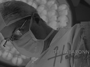 Lee más sobre el artículo Riesgos y ventajas de las múltiples cirugías plásticas en una sola intervención